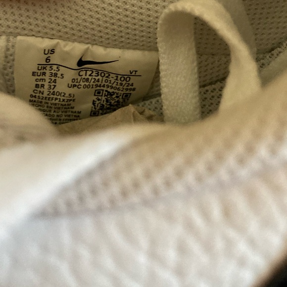 Nike Air Force 1 - Picture 4 of 6